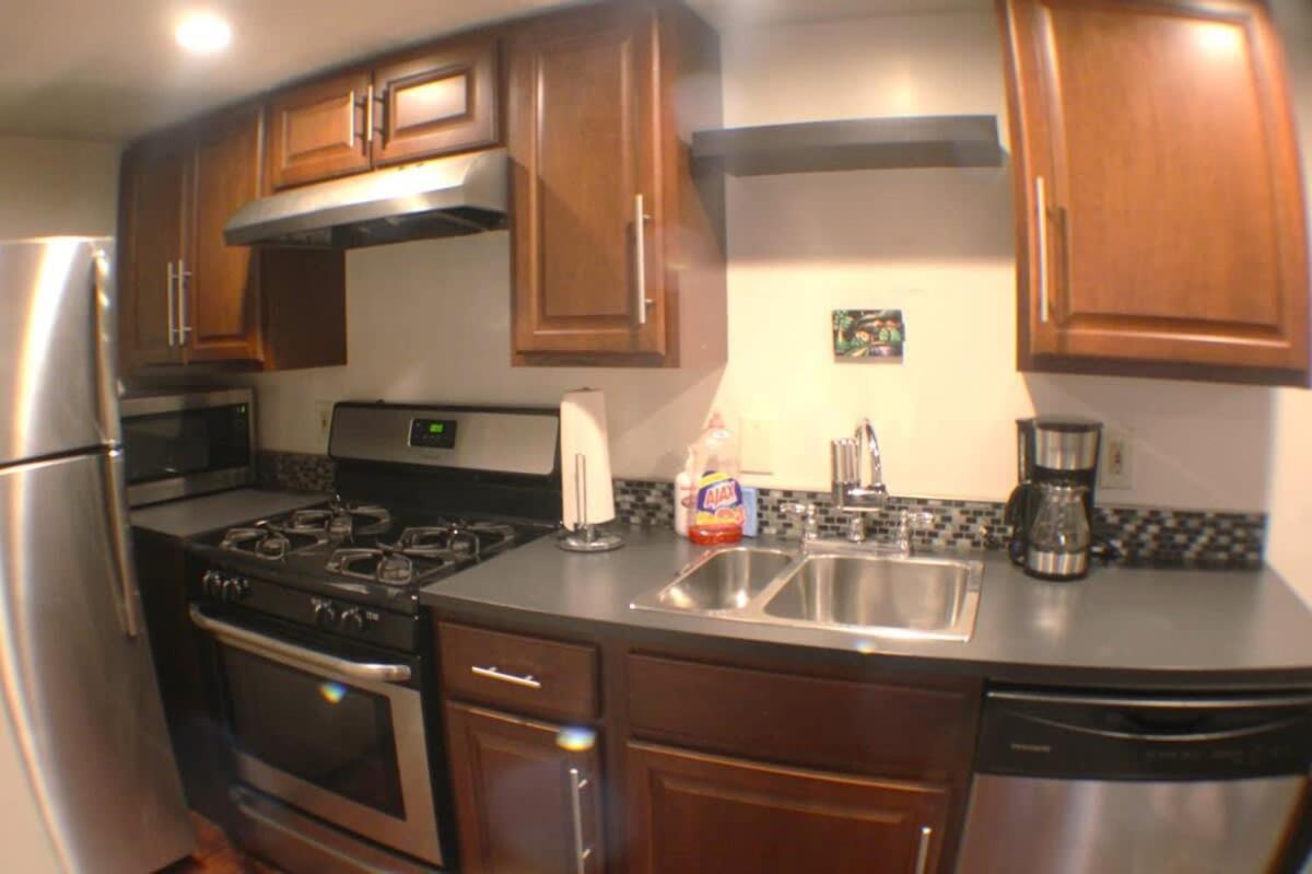 1 Bed Apt - Amazing Location 1 Block To Carson St ピッツバーグ エクステリア 写真