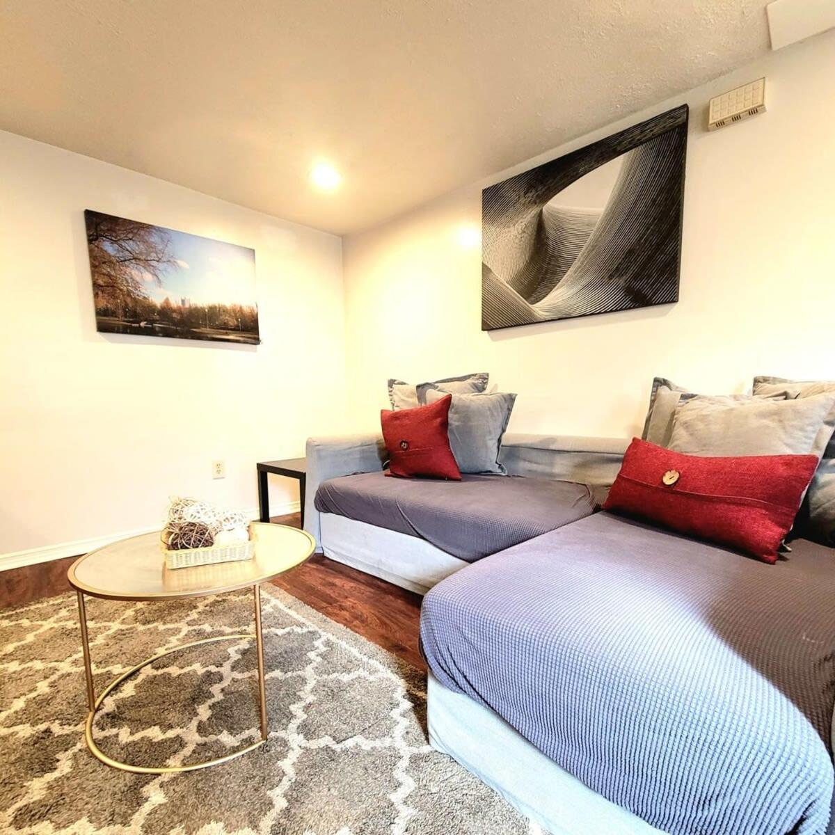 1 Bed Apt - Amazing Location 1 Block To Carson St ピッツバーグ エクステリア 写真